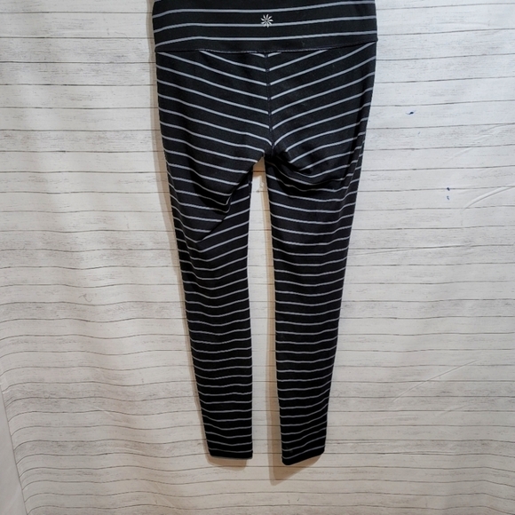 Athleta Chaturanga Cropped Striped Leggings Size XS Black/ Gray - Picture 9 of 10